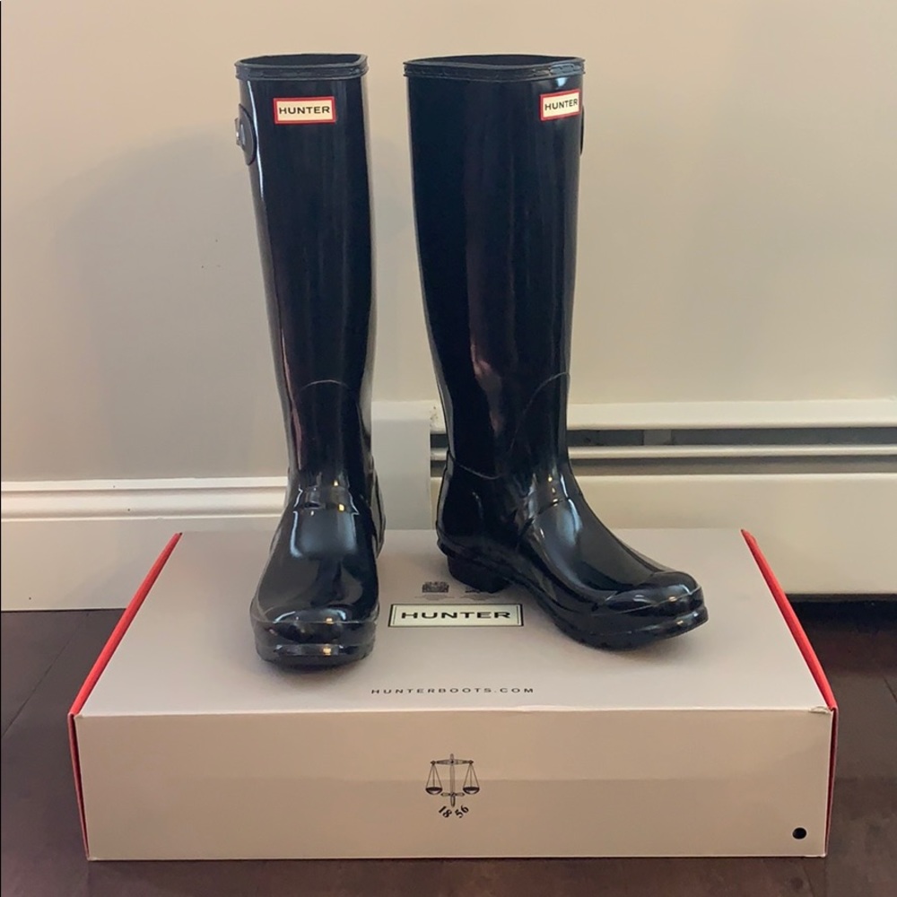 Hunter Women’s Original Tall Gloss Rain Boots